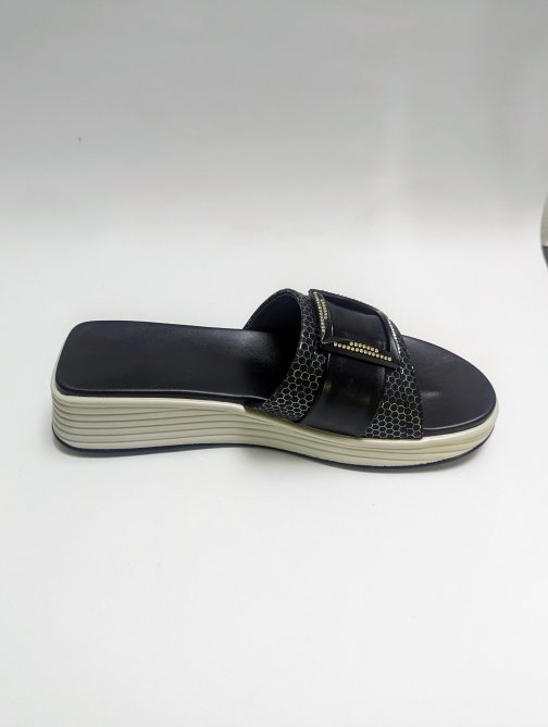 Black Comfy Slippers - Image 4